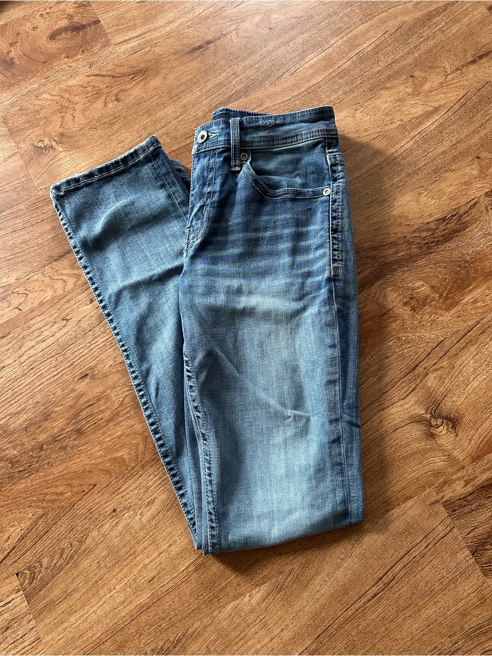 Slim Straight Men's Jeans in Light Blue Wash